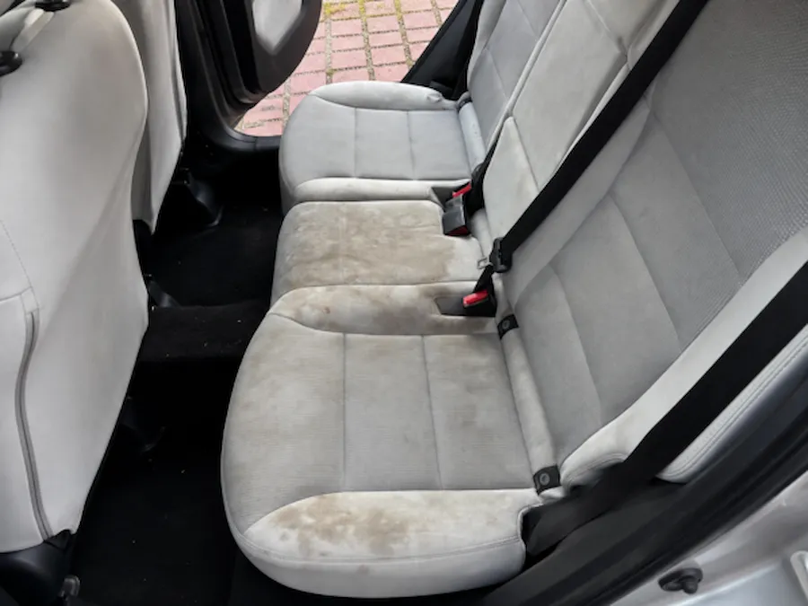 car-stain-removal-luxembourg-before